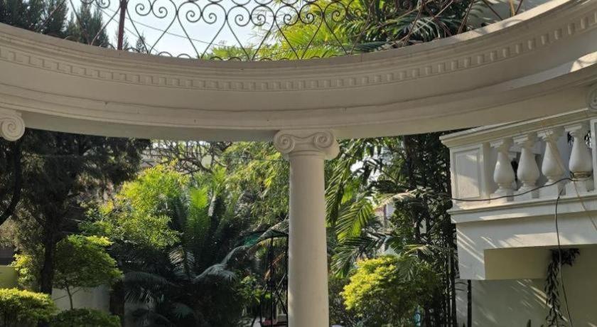 Отель Club Denovo Butwal Экстерьер фото